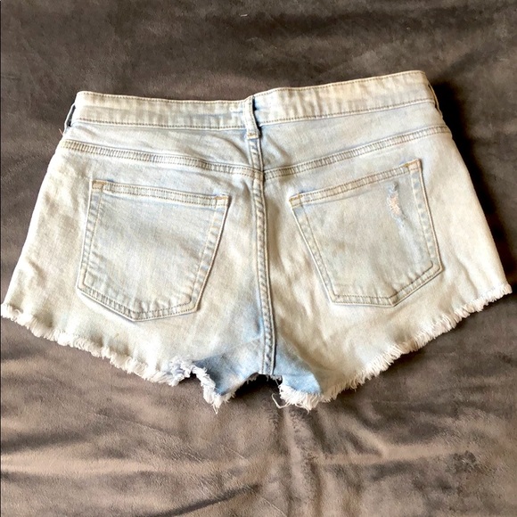 H&M Shorts - Picture 1 of 3